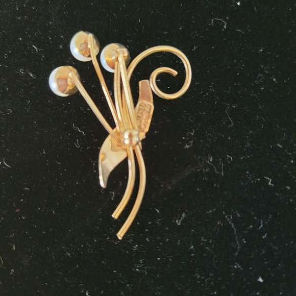 Vintage Valenza 1/20-12k Gold Filled Cultured Pearls Brooch Pin Flower Leaf - Picture 2 of 6